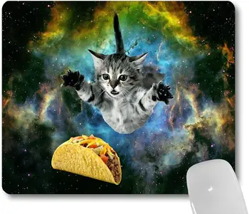 Забавный дизайн коврика для мыши с милым котенком, любопытный кот, летящий в космосе, тянущийся за тако в космосе Галактики, веселые коврики для мыши
